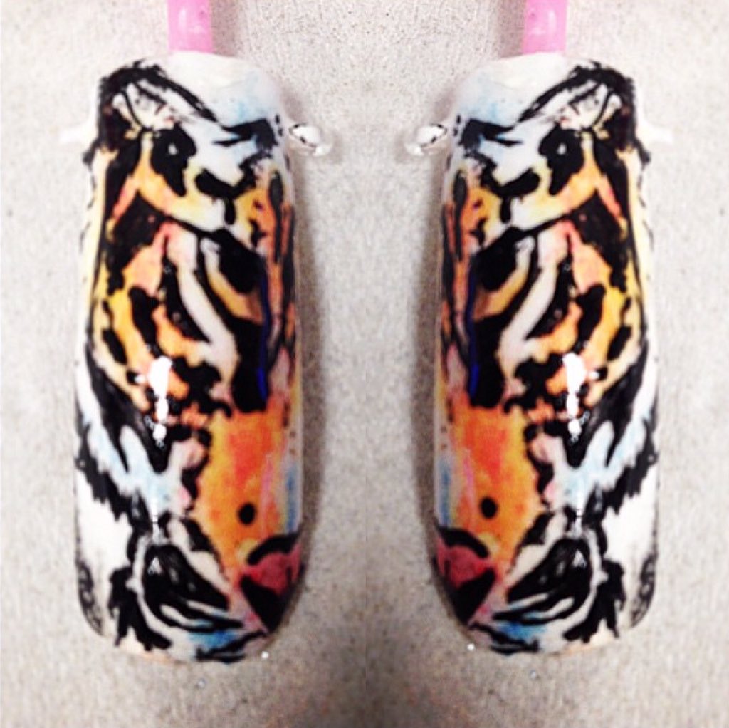 naileditdundee's tweet photo. Rawr 🐯 #nailart https://t.co/0VTFc5V2u3