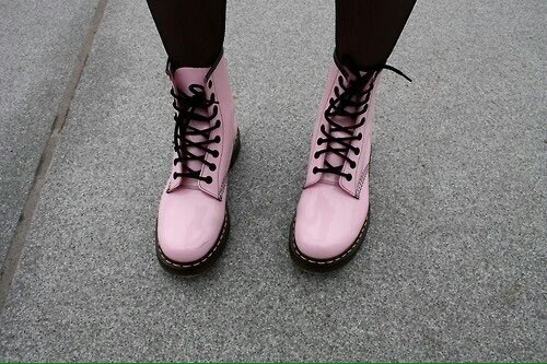 songhues's tweet photo. sippy cup // melanie martinez https://t.co/cfO9VYi1AE