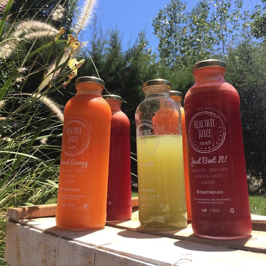 HealthieJuice's tweet photo. Hoy ola de color 🍎🍐🍊🍑!!!
Ya empezamos por la limonada y el almuerzo vendrá bastante colori… https://t.co/2vvQcQZsc7 https://t.co/Moj1ANPQdk