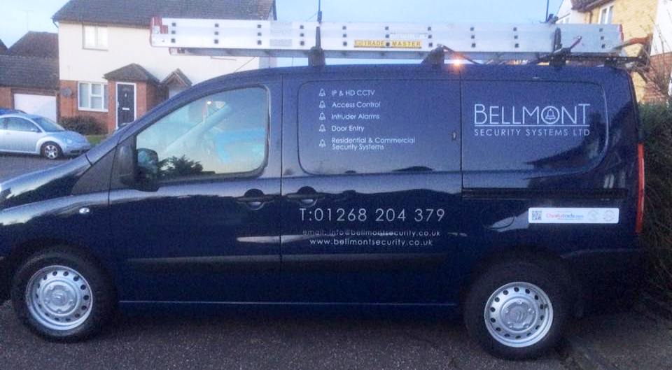 LEASE_EXPERT's tweet image. Another happy alarm engineer. Van with roofbars, plylining, racking, and enhanced deadlocks. ow.ly/XbhyB