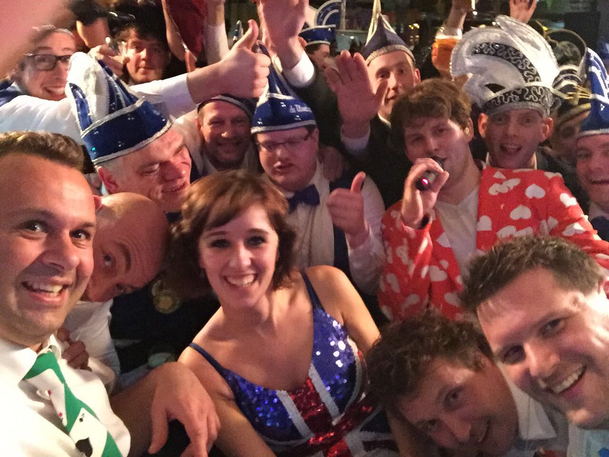 Feestband Exposure tweet media