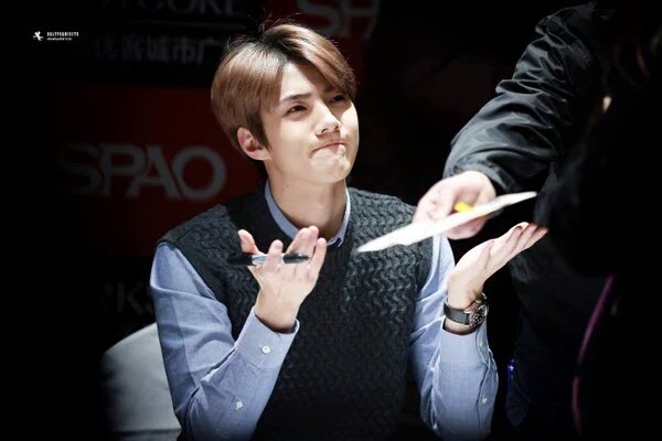 NearMelL_1989's tweet photo. ฟค.ขอจับมือ
ฮุน : จับมือหรอคับ(ทำหน้าเศร้า) ไม่ได้อ่าคับ
ไม่ต้องมีคำพูดแต่เหมือนได้ยินเสียงงื้อออกมาจากรูป น่าร้ากกก https://t.co/kjTZ9A2iMr