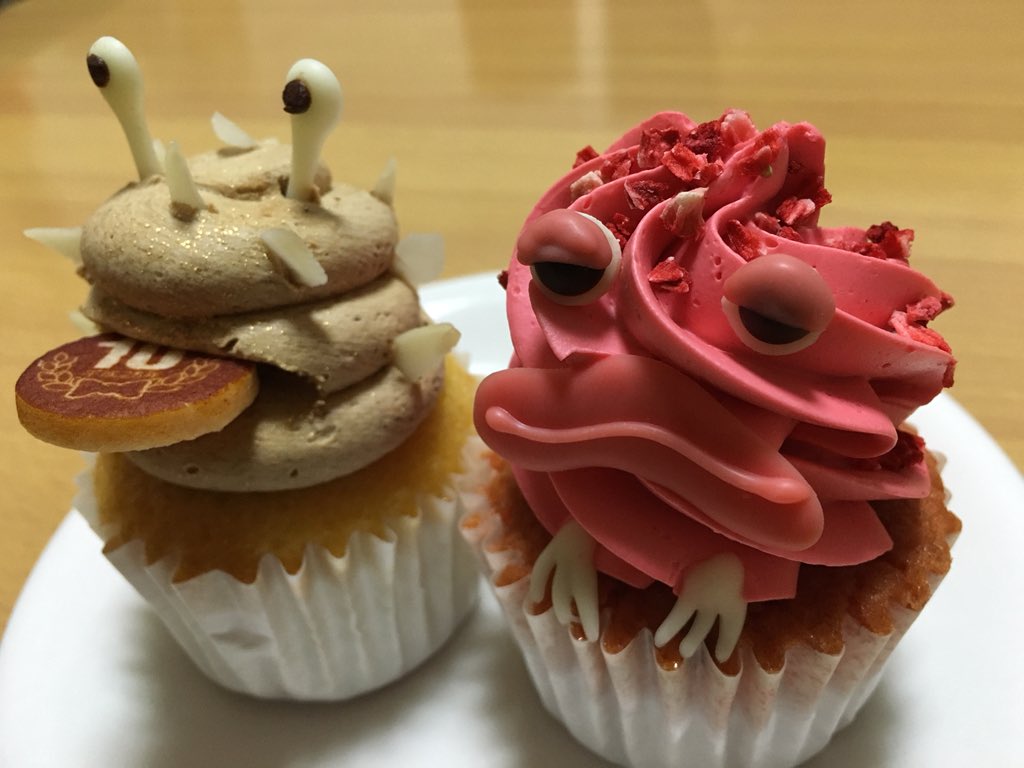 Shimon در توییتر ウルトラマンスタンプラリーの帰り 浜松町駅のウルトラマンショップで買ってきたのがピグモンとカネゴンのカップケーキ 浜松町限定らしい 造形が可愛らしく 美味しいので スタンプラリー土産にオススメ T Co 59jvw2wn3o