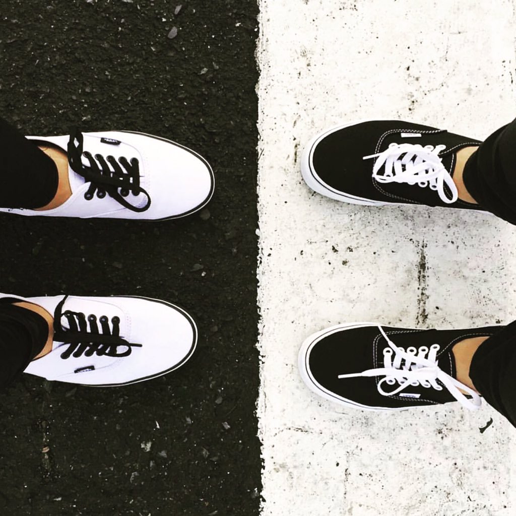 LEANDROMGTALAS's tweet photo. Black and white #vans https://t.co/74L2JKIKmK