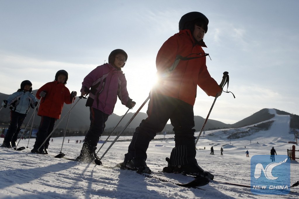 XHNews's tweet photo. Children enjoy winter sports on World Snow Day in China's snowy region https://t.co/WfU3a4rz5v