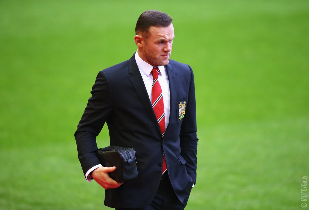 This was the scene at Anfield as the #mufc players arrived for today's big game...