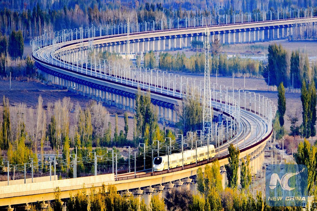 XHNews's tweet photo. China to invest 123 bln USD on railways in 2016, especially in less developed regions https://t.co/xBlC7ZQaHU https://t.co/zWjlArJ65p