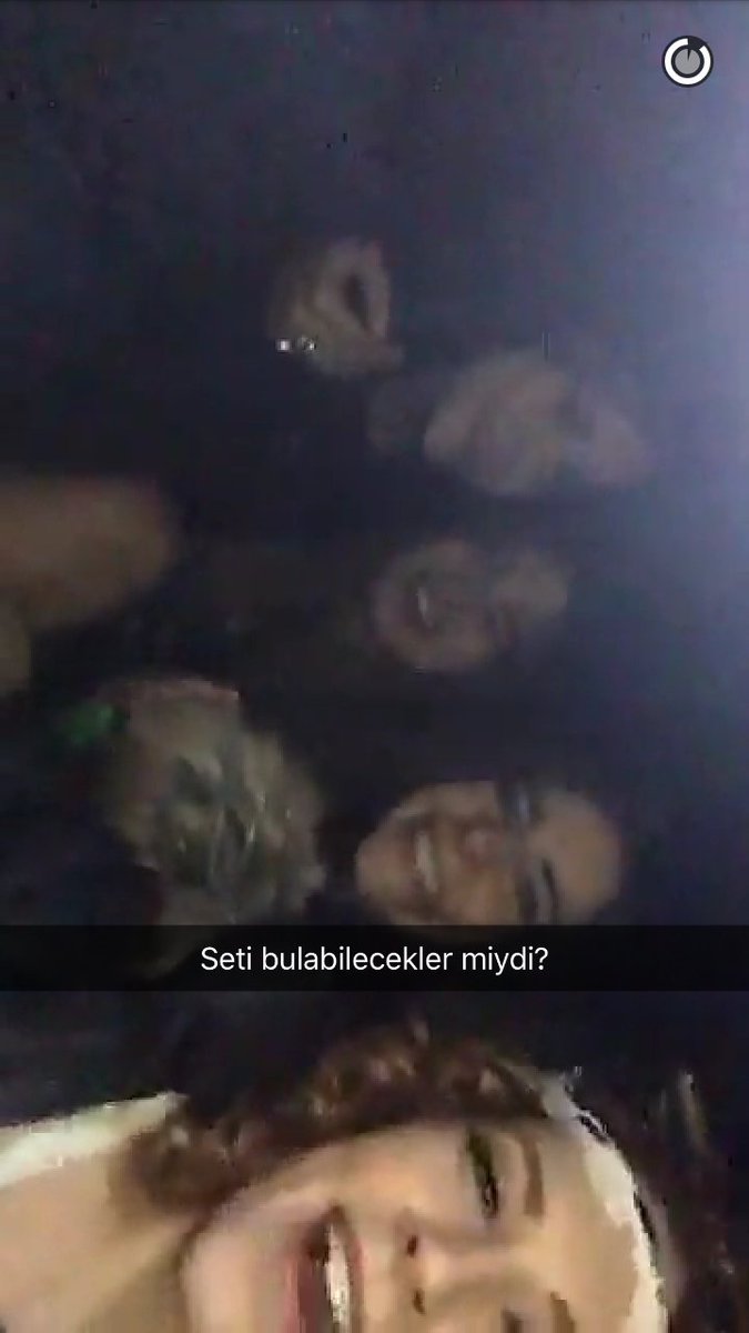 yescinia's tweet photo. Acaba bulabilmişler mıydı??😗😗 https://t.co/hUX5vljigP