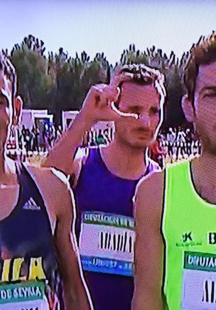 Lo que hace grande a <a href="/toniabadia/">Toni Abadía</a> no es sólo CARRERONES como los de hoy en @crossitalica sino DETALLAZOS como este ❤️