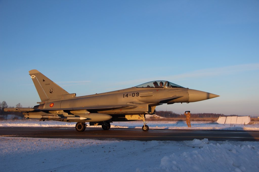 CY7cV1EW8AAslGa.jpg:large