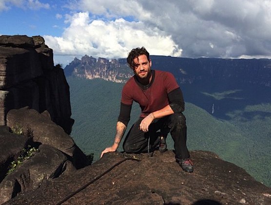 diariopanorama's tweet photo. Edgar Ramírez dedicó mensaje a #Venezuela luego de su última película Point Break https://t.co/fWjHhaxyjh https://t.co/PIsfw3qxxe