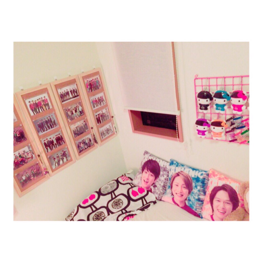 __x83_'s tweet photo. 初公開 💓📢

👑  らいと氏のお部屋 👑

安田さん 全くいないです  （ ）

クローゼット的なところに
大切に保管してます  。 ☜

#こんな部屋でも引かないよって人RT https://t.co/xQ54lEkOMQ