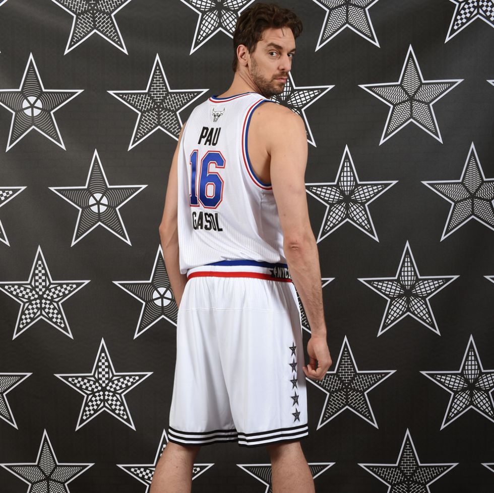 ¿Ayudamos a <a href="/paugasol/">Pau Gasol</a> a jugar el #AllStar2016? 
¡Es facilísimo! Cada RT es un voto para Pau. #NBAVote Pau Gasol.