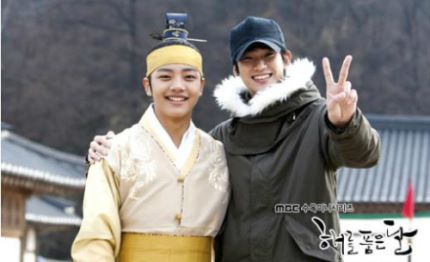 صور للممثل الكوري كيم سو هيون Kim Soo Hyun CY7l1FvUQAAMRif