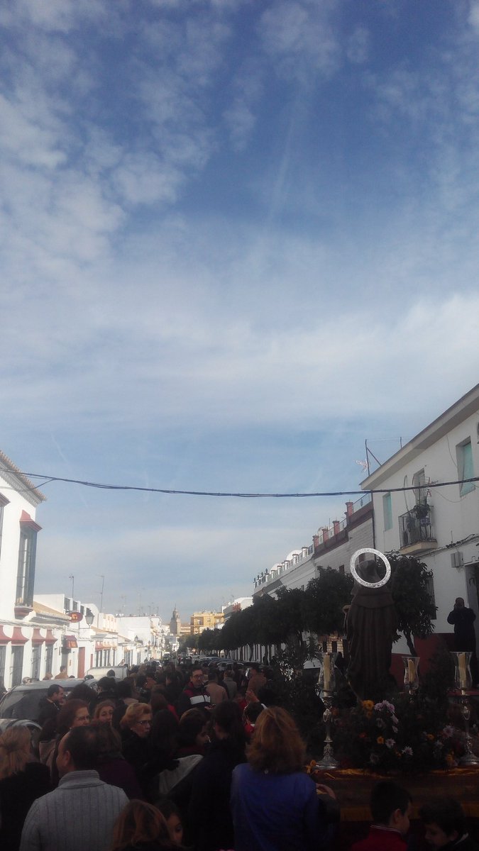 AMBondad's tweet photo. Procesión de San Antón en #Carmona a la que hemos acompañado musicalmente en el día de hoy. #TDSCofrade https://t.co/TdQys1w4Cf