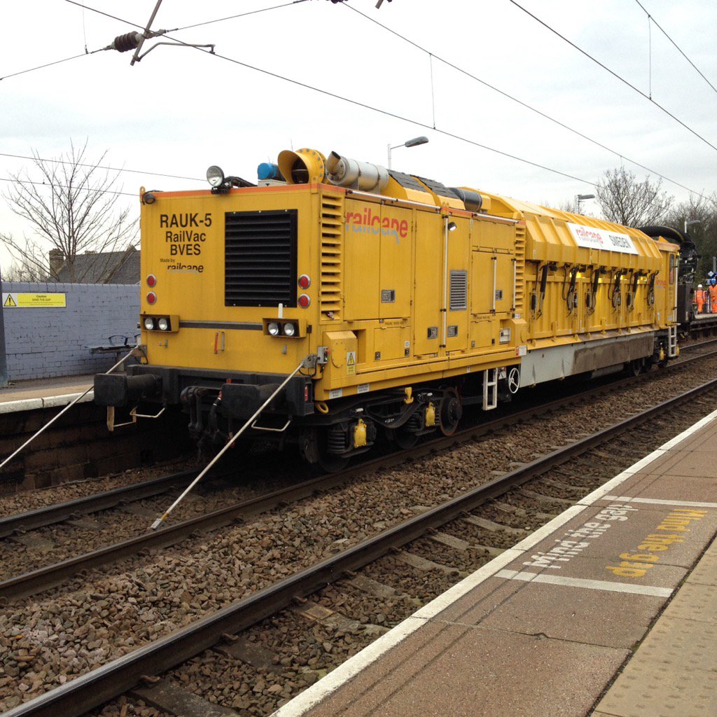 13milepost's tweet photo. Pic: #Railvac in action at #Cricklewood #Thameslink #TrackTeam #Engineering๐ง https://t.co/5bkxYAYGDG