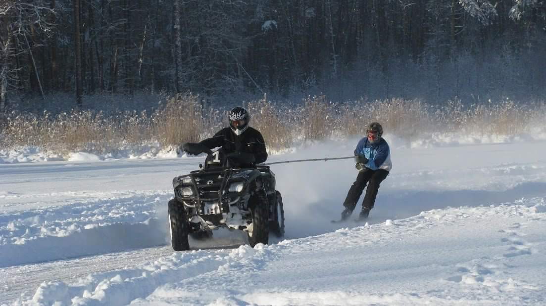 Pitoni sodien ieks sniega! #winter #love #Friends #greattimes #baltaiskinietis