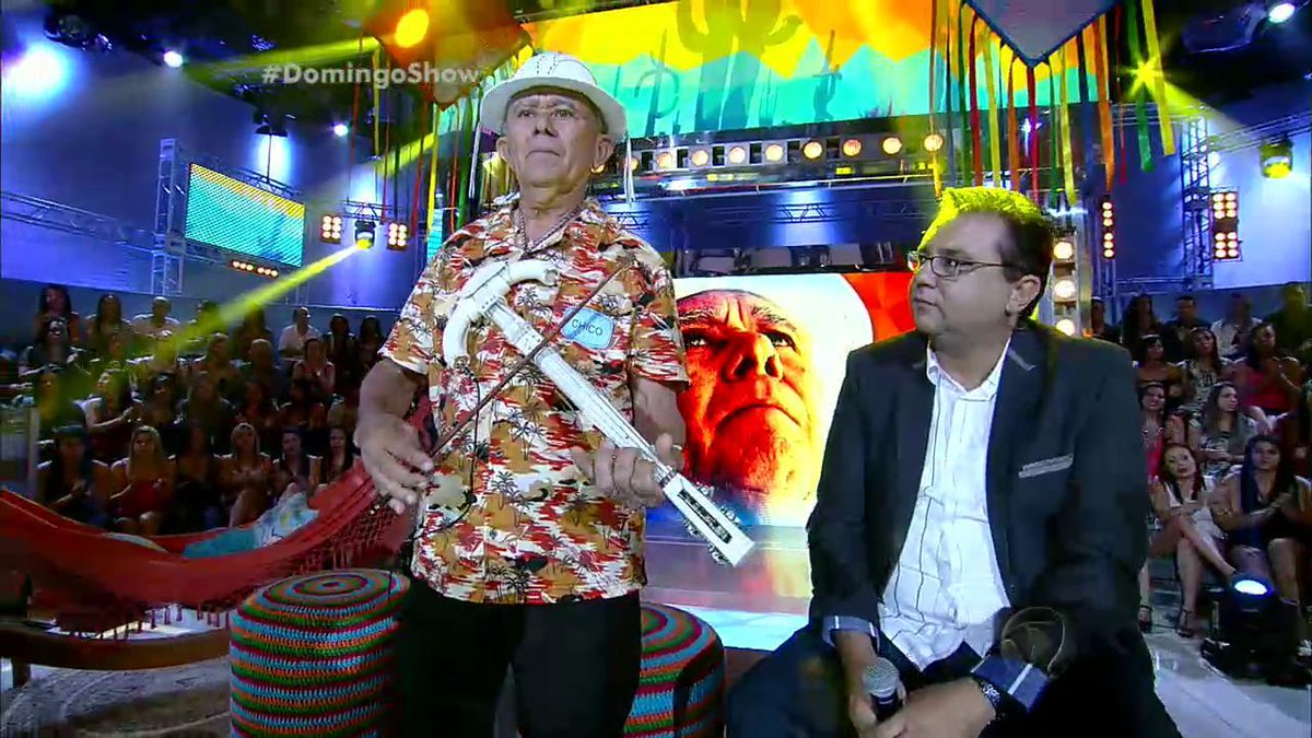 domingo_record's tweet photo. Seu Chico nem imagina, mas daqui a pouco vai encontrar os filhos distantes #DomingoShow https://t.co/uuo8xf2OXn