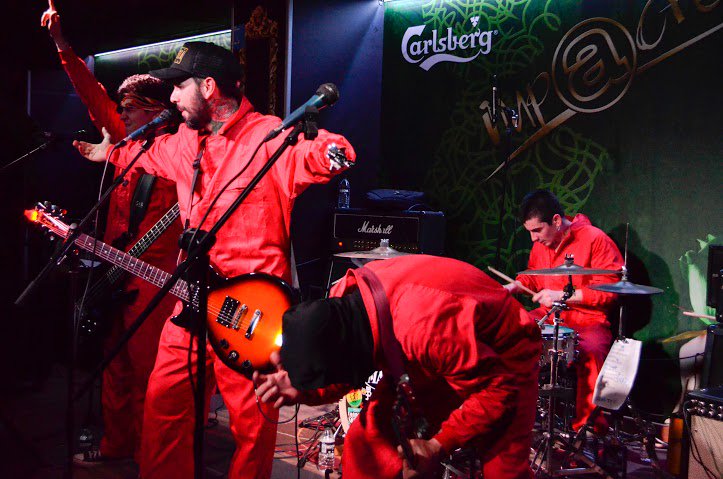 Una noche explosiva!!! Gracias a nuestros amigos de Plasencia, a los grandes de Kaos y Blokeo.<a href="/REBOTEBAND/">REBOTE</a> #RapMetal