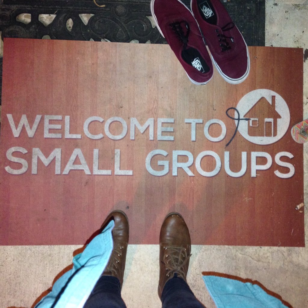 oaksyth's tweet photo. Small groups are back tonight! There will be 🍕and 🎉 - starting at 6pm! Text your small group leader for info. https://t.co/VRVDaTbi1y