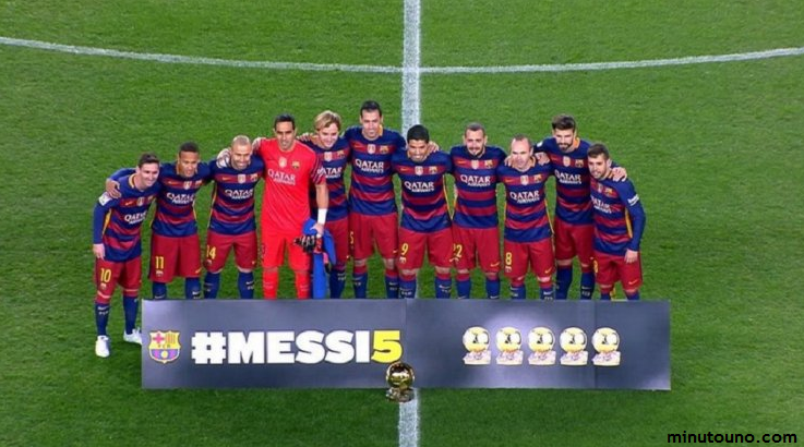 DSports's tweet photo. ¡El Camp Nou rendido a #Messi! El argentino ofreció su quinto Balón de Oro a la afición del Barça #FutbolEnDIRECTV https://t.co/DclhDBMlDB