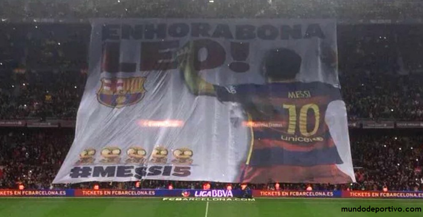 DSports's tweet photo. ¡El Camp Nou rendido a #Messi! El argentino ofreció su quinto Balón de Oro a la afición del Barça #FutbolEnDIRECTV https://t.co/DclhDBMlDB