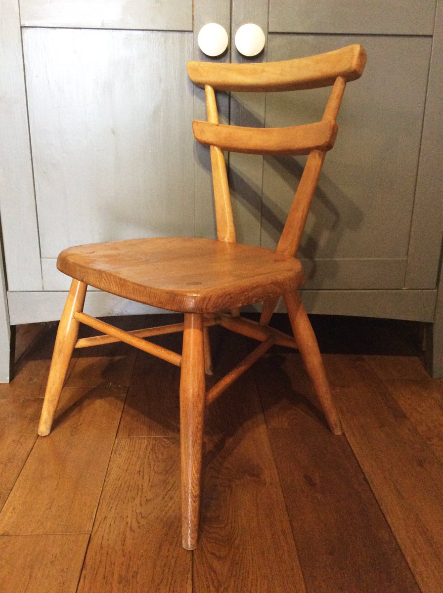 ThingsLessO's tweet photo. Cream jug to Indiana, #Ercol chair to Hackney, sea coral to Kent &amp; French olive basket to Bennington just up the rd https://t.co/yuy9IaU5x1