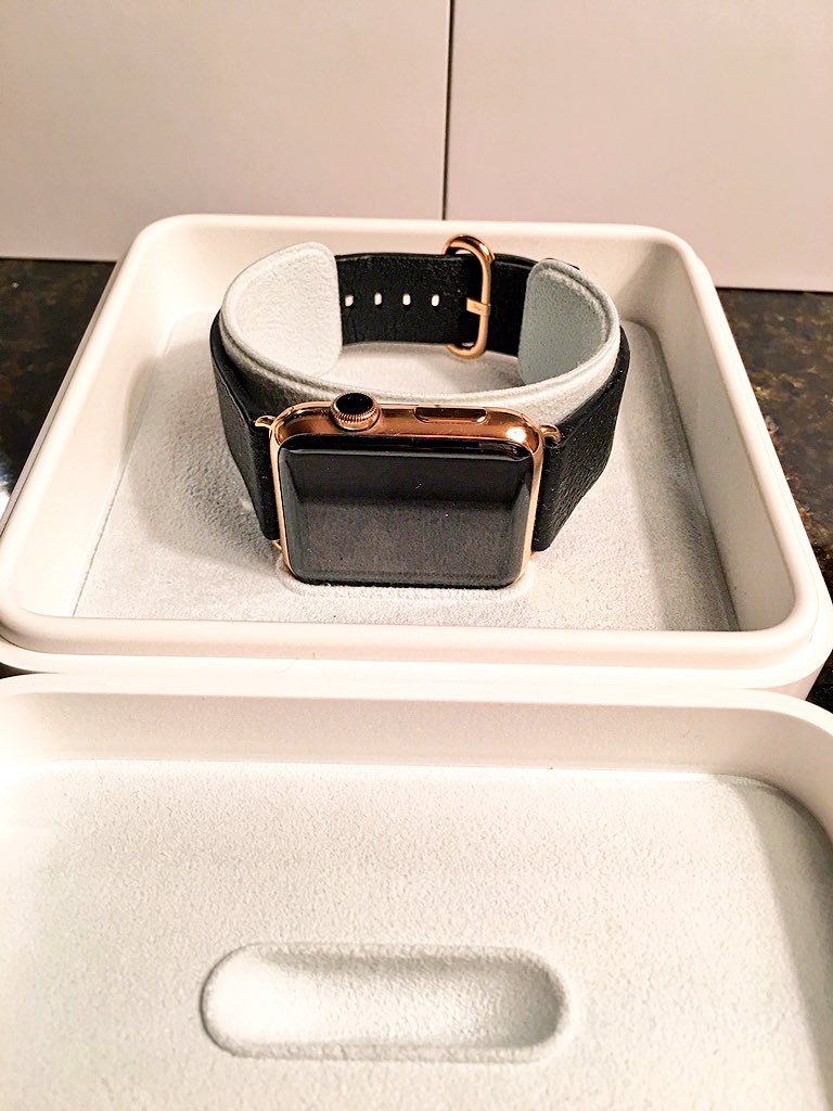 18kGoldenRule's tweet photo. Buy our 18k #RoseGold #AppleWatch w/leather strap for only $1249.99!  https://t.co/Gwltf8DpYF https://t.co/QJkRQvCQkO