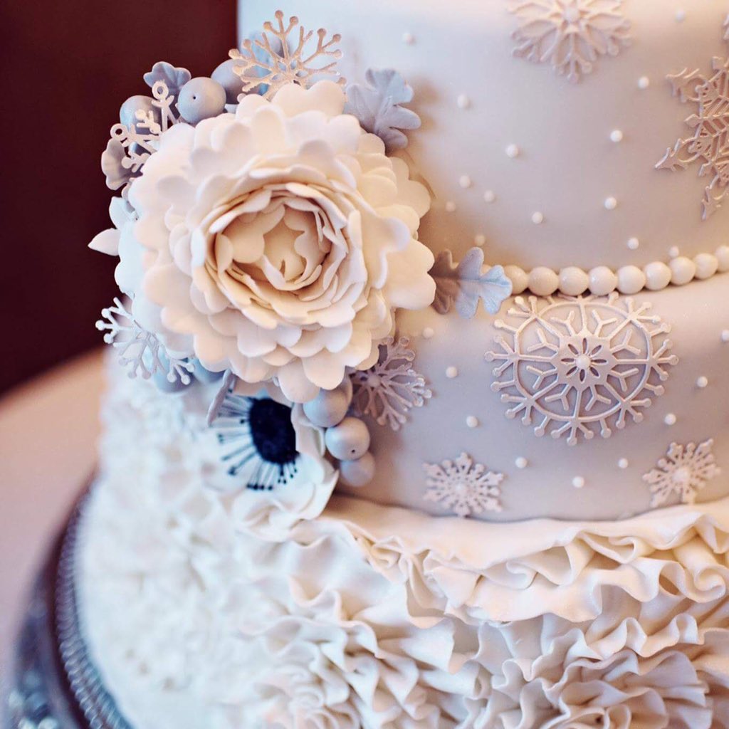 Beautiful! #weddings #weddingcakes #ruffles #peonies #sugarflowers #snowflakes #lace #winterwedding <a href="/corrscakes/">Donna Corr</a>