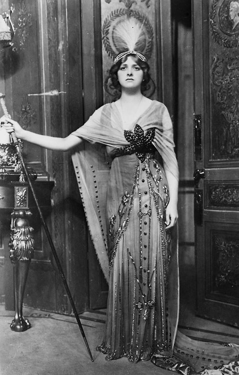 What Did  Gladys Cooper Look Like   Ago 
