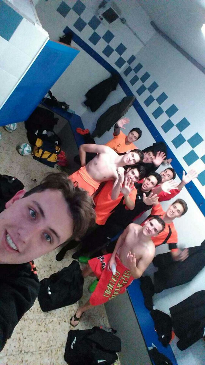 manuatm09's tweet photo. Grandisimos chavales, trabajando en equipo, 5 partidos seguidos ganando y los que quedan #GoATF @CDAtlFuenla https://t.co/mGnxswjpmi