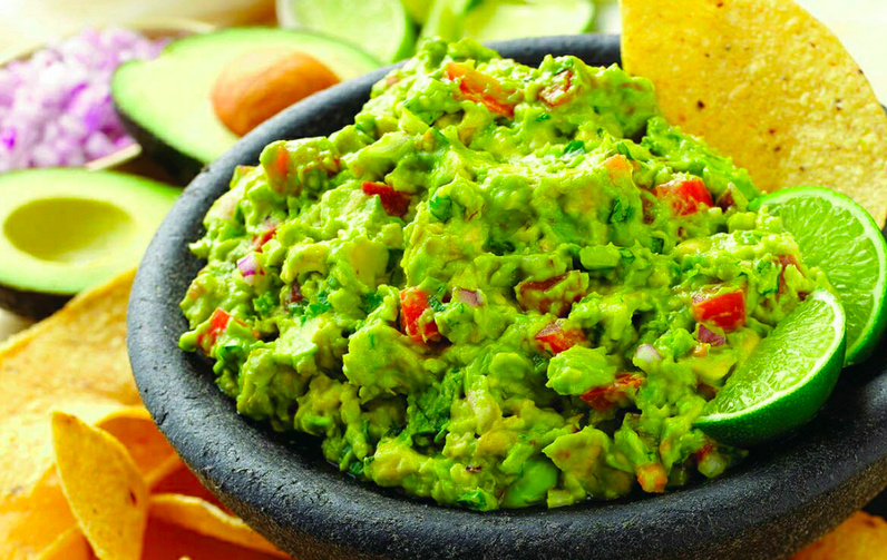 UFCGymMarinaM's tweet photo. #Eathealthy: An #avocado has more than twice as much potassium as a #banana. https://t.co/Ger6RQWLM3
