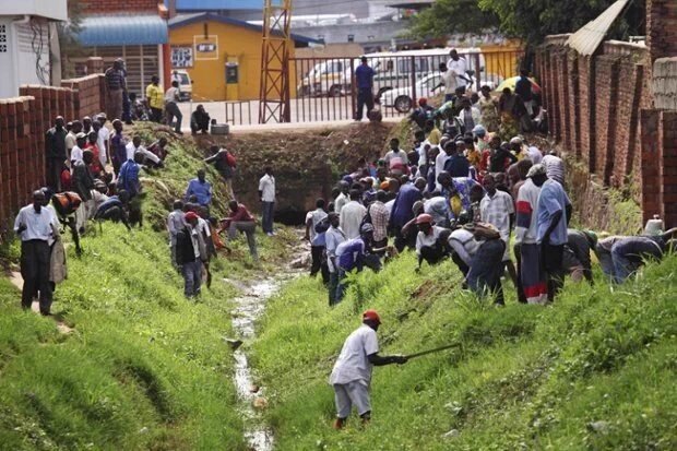 iamJackDominic's tweet image. Arsenal &amp;amp; Liverpool looking for goals today after wasting them on their 3-3 draw #LIVMUN #SCFCAFC