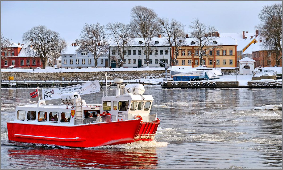 WalterWalsch's tweet photo. #Anno1700 fergen i skytteltrafikk på lørdag i vakkert vintervær i #Fredrikstad!
@Fredrikstadkomm @OpplevFredrikst https://t.co/vXipEgyqcH