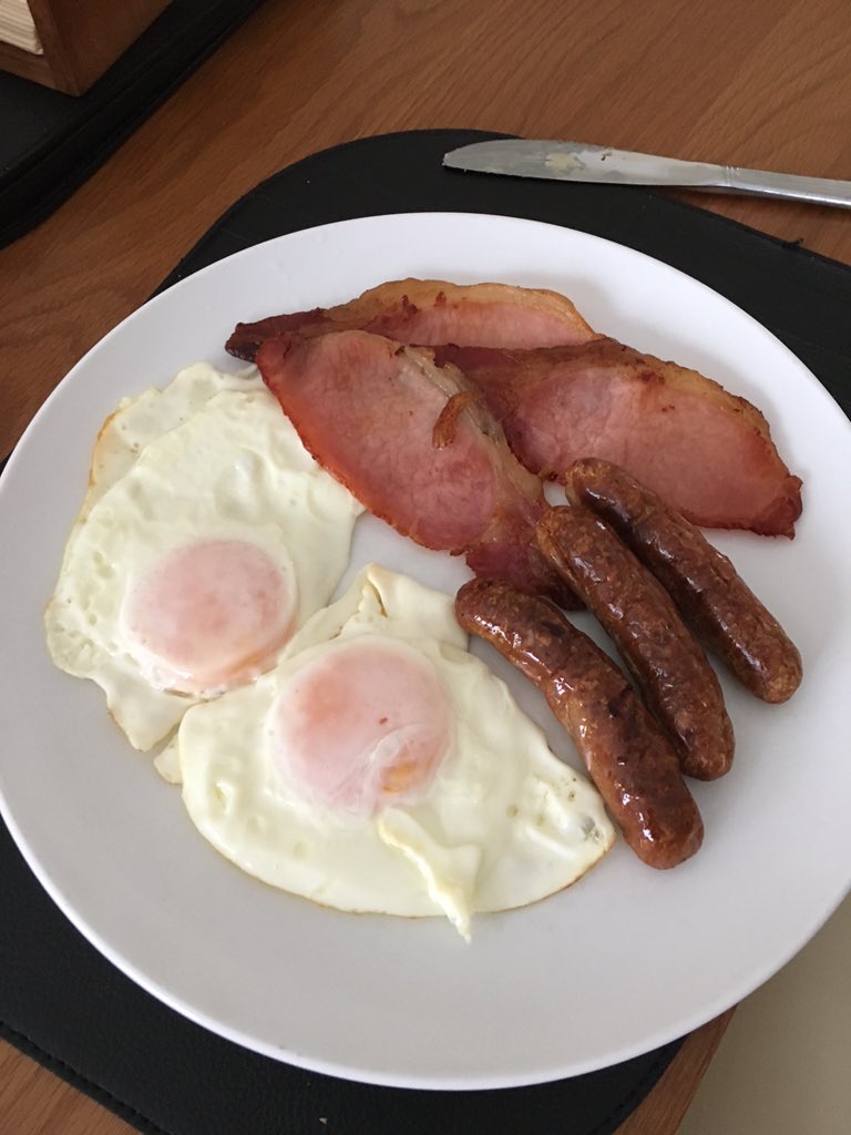 MissusDW's tweet image. @janerussells Served your excellent pork sausages today #sundaybrunch  #firsttimebuyer @SuperValuNewb #convertnow 👍🏻