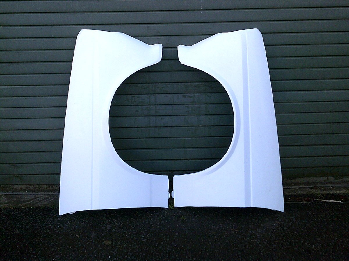 sideways_jas's tweet photo. MK1 Fiesta fibreglass front wings. First ones out of the newly made moulds, getting a batch made soon ! https://t.co/OMcvMfD4QM