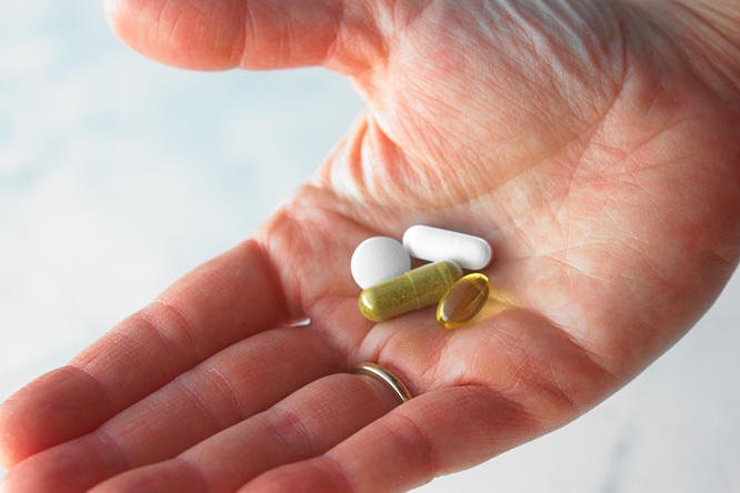 runnersworld's tweet photo. Keep these supplements close to your coffee mug: https://t.co/s2btKtSSfC https://t.co/df8OG1CcyF