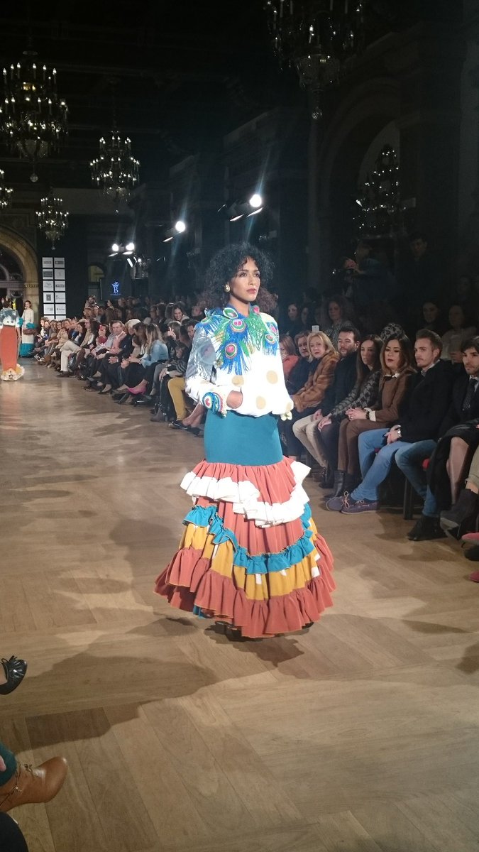 MARCANDALUCIA's tweet photo. Faralaes / Juan Boleco / M Carmen Raimundo en @WeLoveFlamenco #wlf16 #yosoymarcaandalucia https://t.co/x686v9DpIL