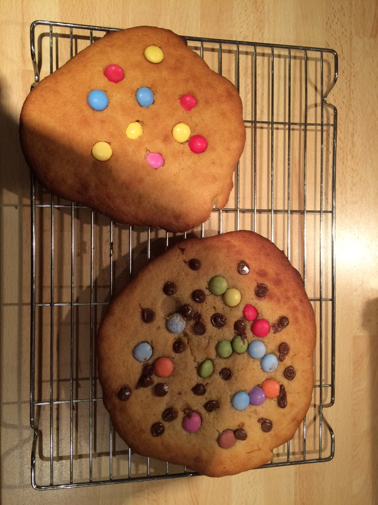 gresh12's tweet photo. @Thurlstonesch Class 3, Amelia has made 'GIANT COOKIES' for the giant theme!!! https://t.co/HTHMqogwZX