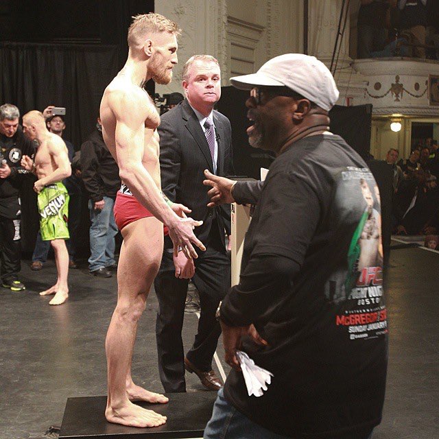 BurtWatson4real's tweet photo. One Year ago in Boston UFN 59...time jus "Rolllnnn" https://t.co/o33Sg65Hip