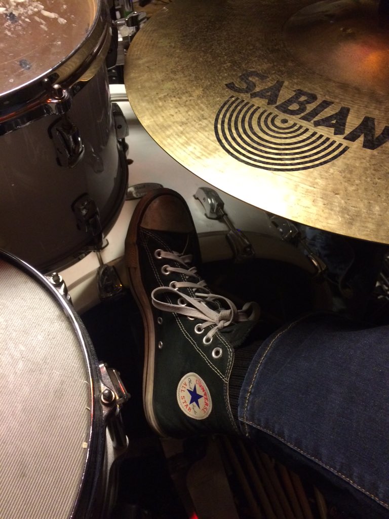converse drummer shoes