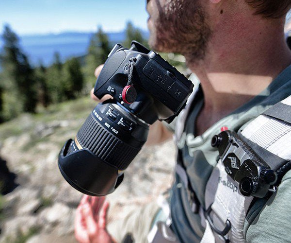 GadgetFlow's tweet photo. Capture Clip #CameraClip by @peakdesignltd https://t.co/0b3SqDqaLq Attach your #camera to virtually anything! https://t.co/0WgNLLrvWV