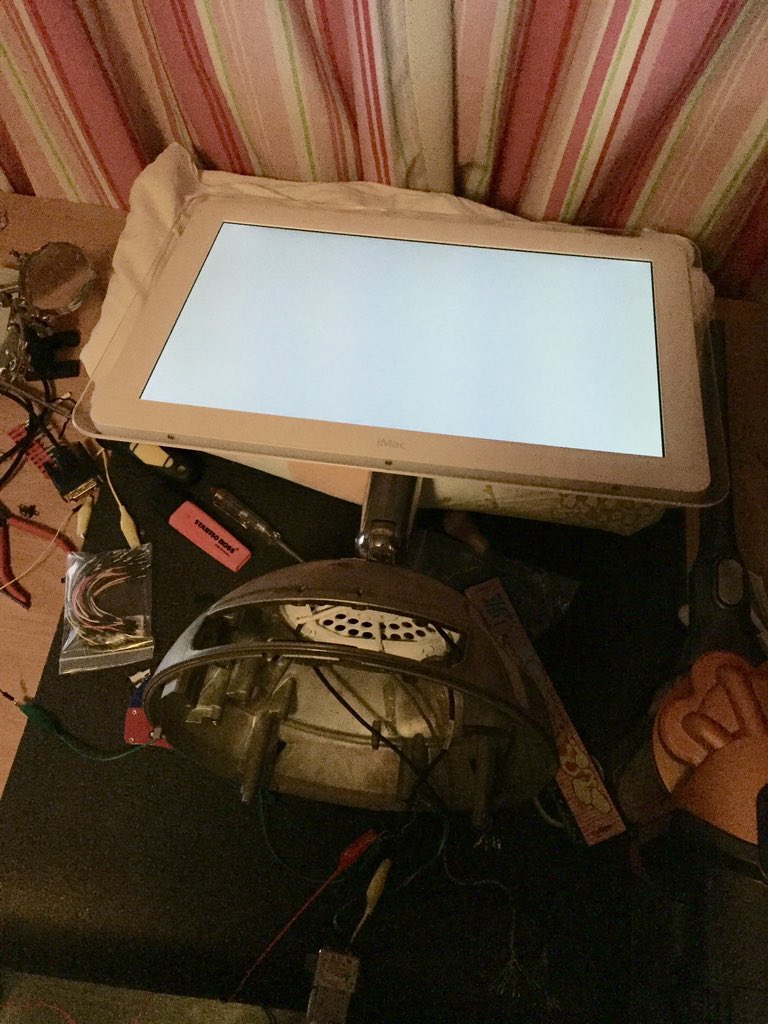 meetsysteem's tweet image. It&apos;s alive 🙌🏻 #iMacG4