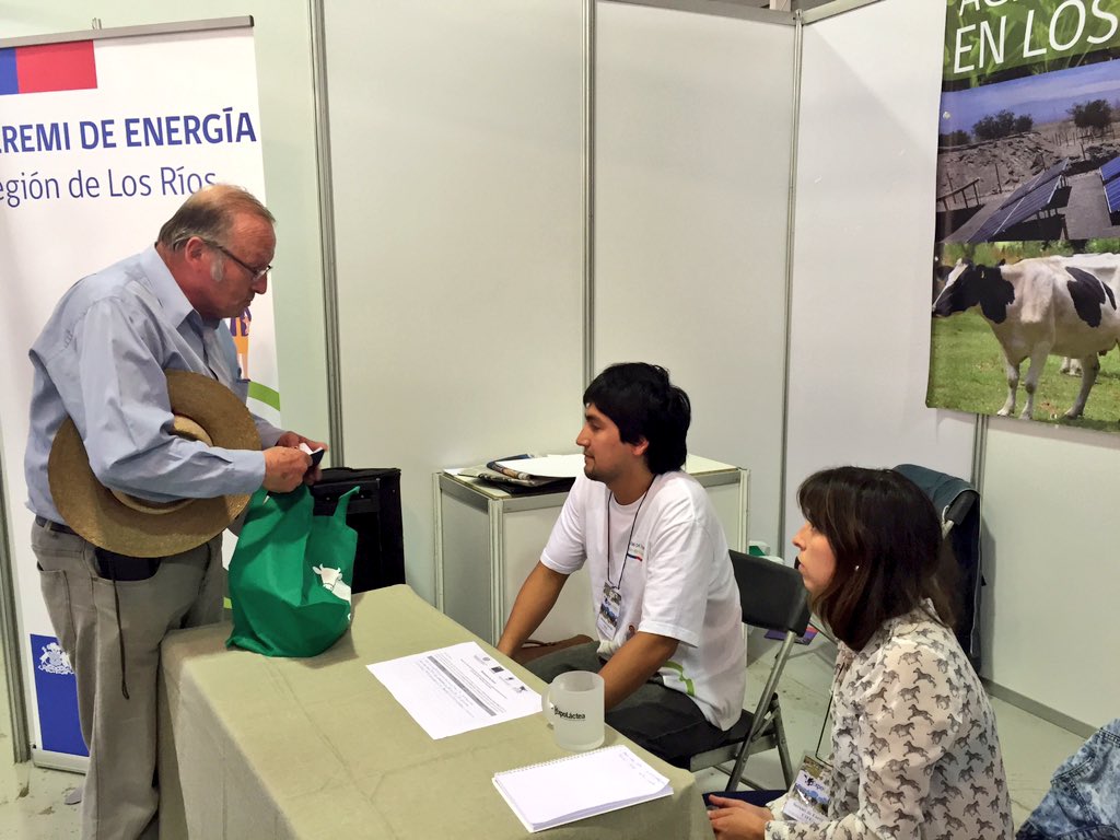 EnergiaLosRios's tweet photo. Seguimos en @EXPOLACTEACHILE informando a comunidad sobre avances en #Energía y #Biogás #valdiviacl @CIFES_Corfo https://t.co/tqGq0jllCH