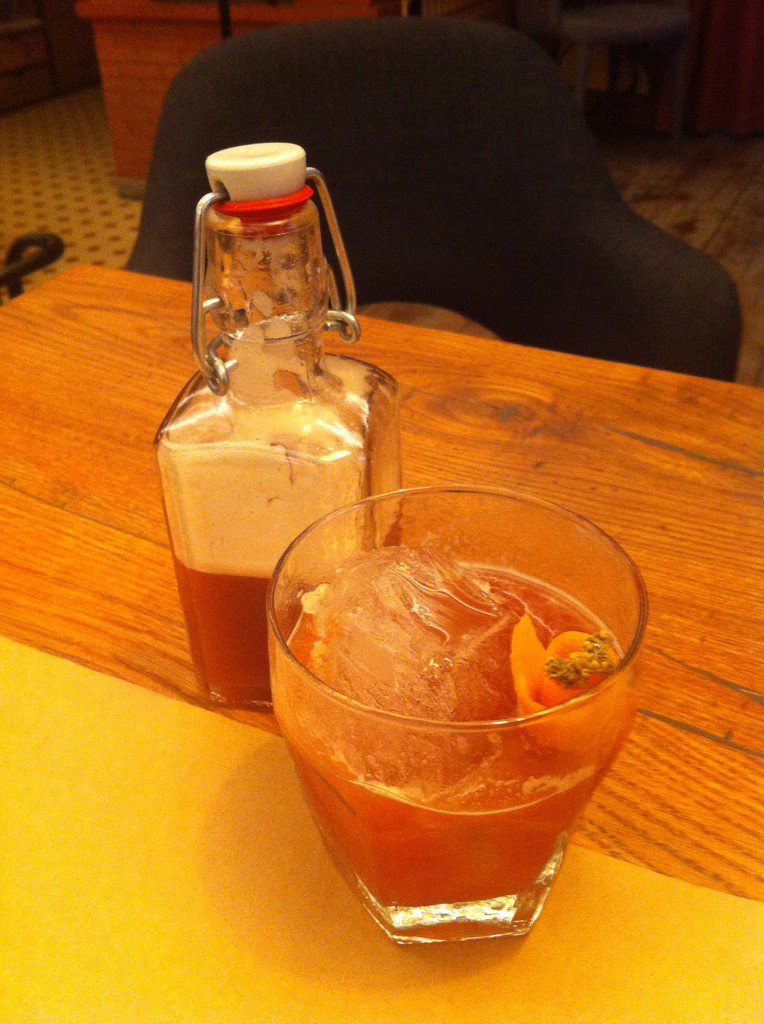 #Vodka based #cocktail with preserved autumn berries <a href="/Lavkalavka/">LavkaLavka</a> #Moscow