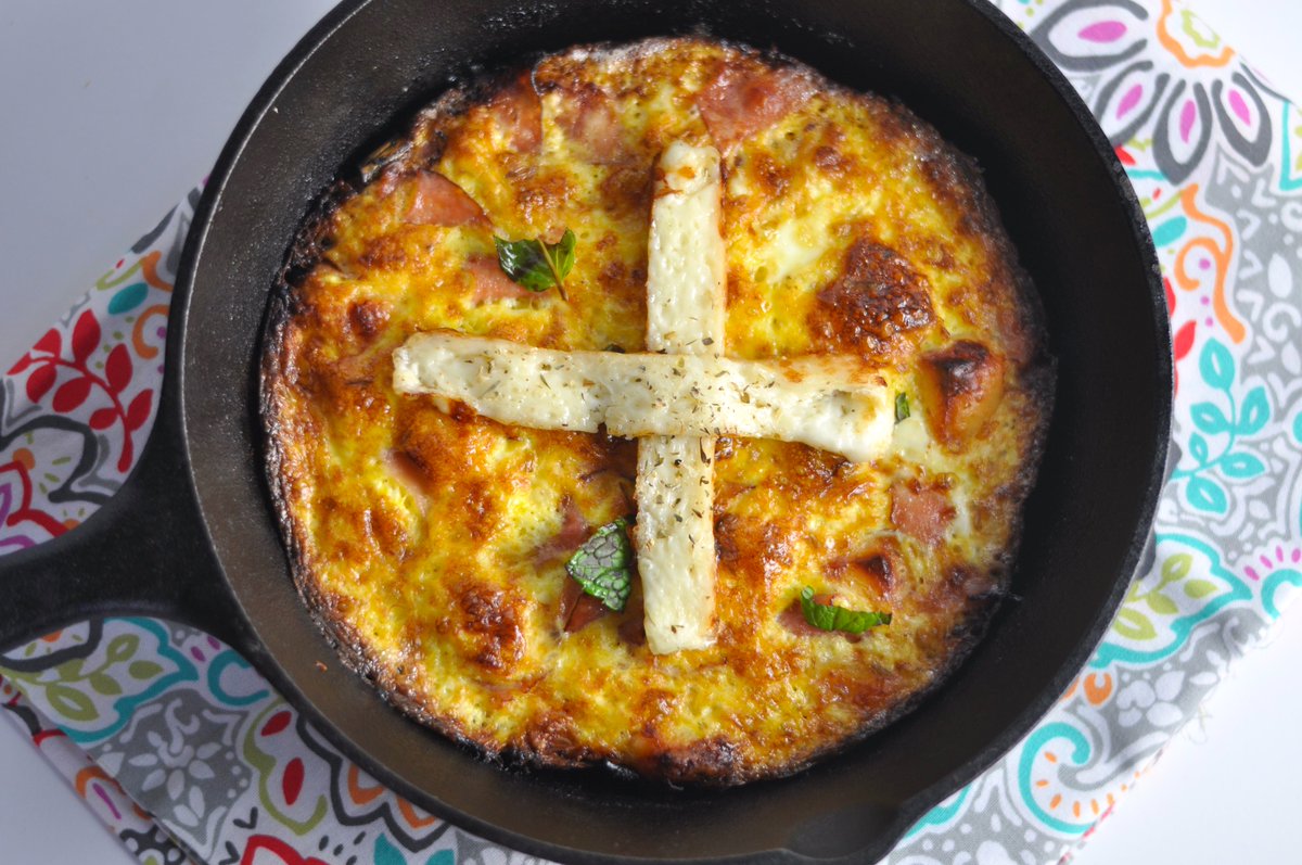 ModLowCarb's tweet image. Win #brunch w/ham + halloumi frittata. Because, fried cheese. #lowcarb #glutenfree #RECIPE: bit.ly/1KllRa0