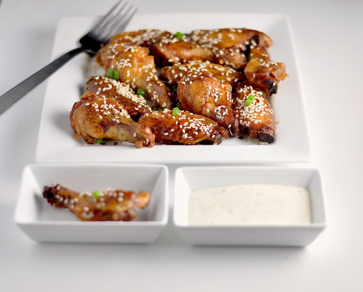 ModLowCarb's tweet image. Your #Gameday #snack spread should include #umami wings. #keto #lowcarb #glutenfree #RECIPE: bit.ly/1OqEqgZ