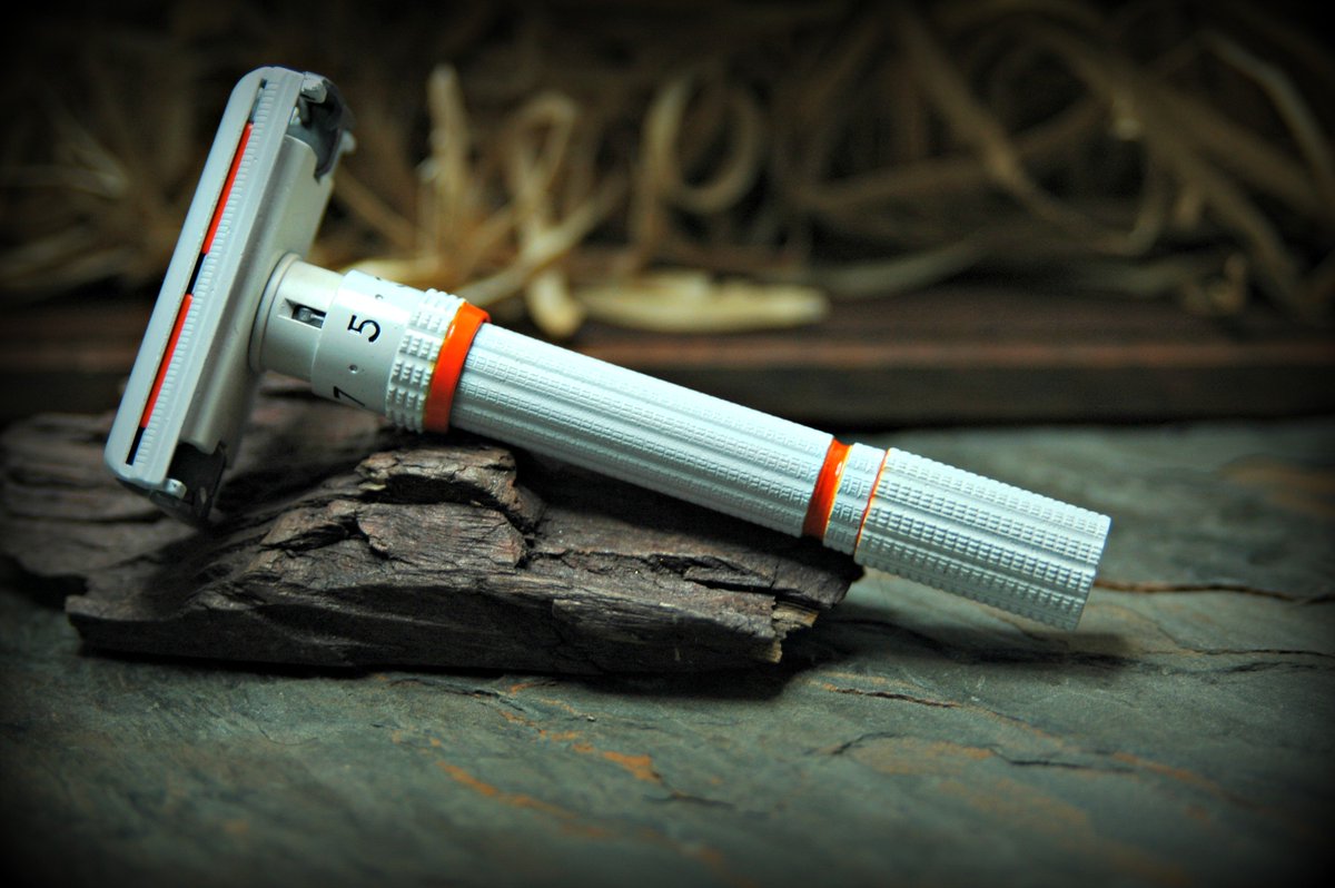 OK so due to requests, I did add the BB-8 themed razor to the site.  
deltaechorazors.com/product/gillet…