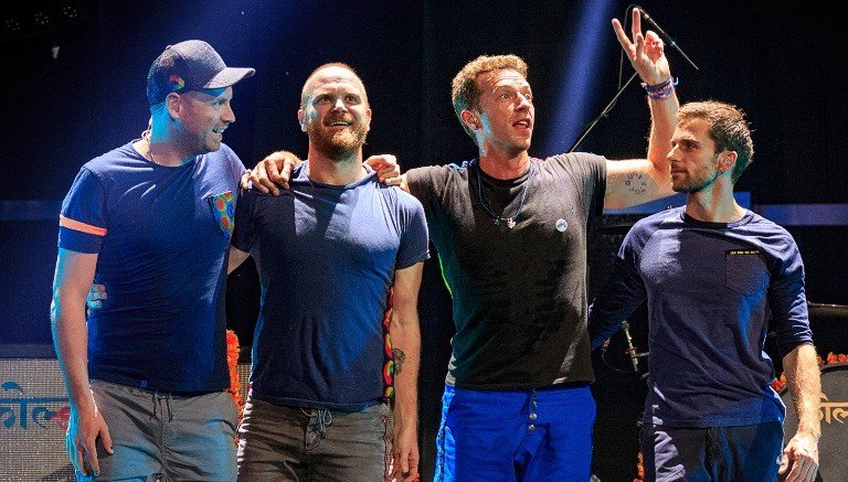 oisis1vanss's tweet photo. coldplay en el super bolw 50 #NFL 
#COLDPLAYERFOREVER https://t.co/tsGSghf45h