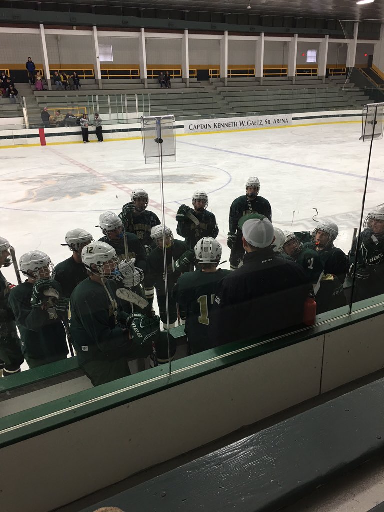 lysapreneur's tweet image. #fun Hustle #nashobaJVhockey @CMOutlaws @nashobaAD #fastgame #anticipation